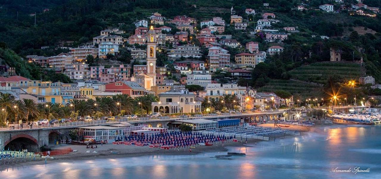 Piccolo Attico Sul Mare Apartment Moneglia Bagian luar foto